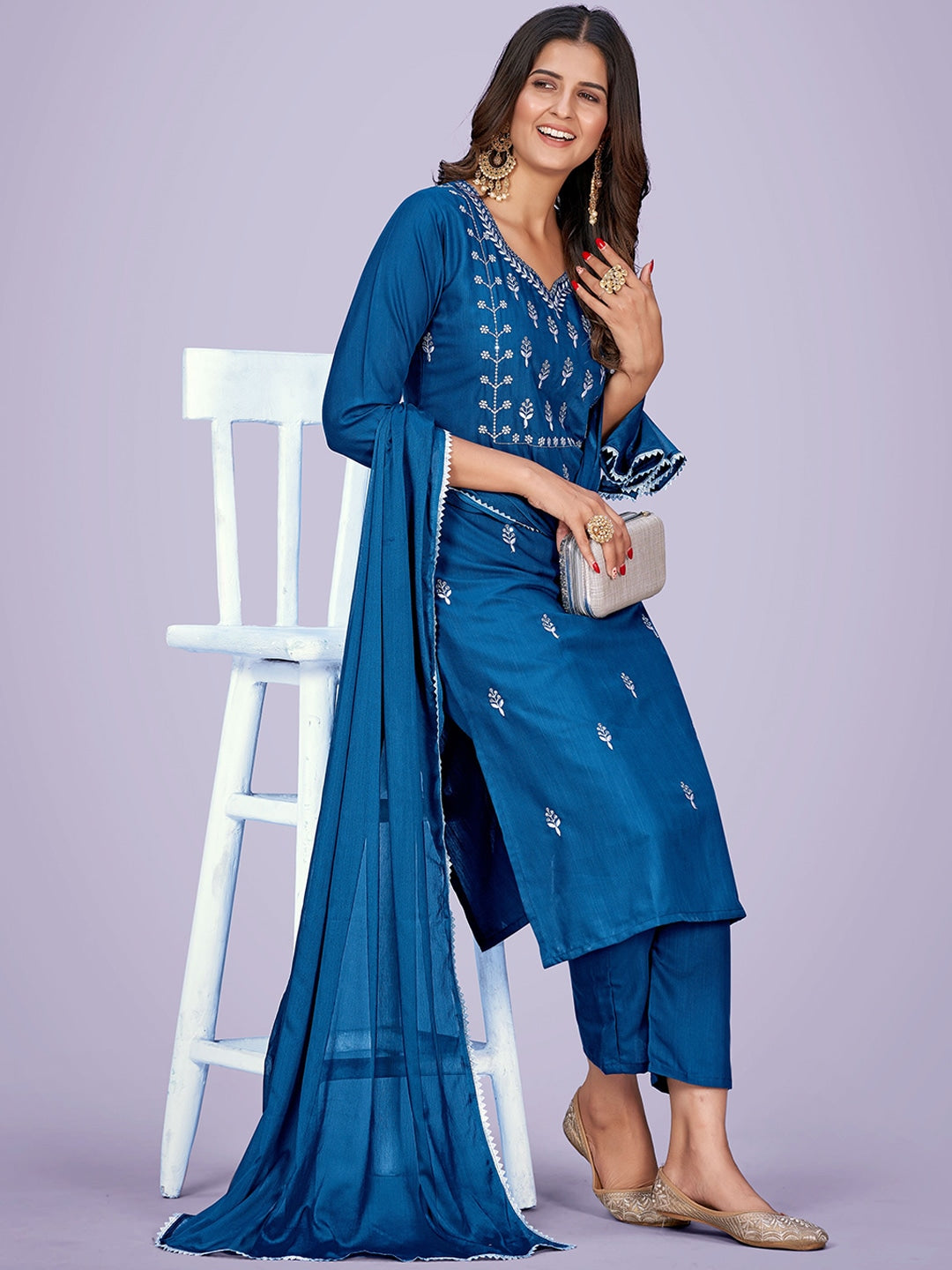 Ethnic Motifs Embroidered Gotta Patti Kurta WIth Trousers & Dupatta